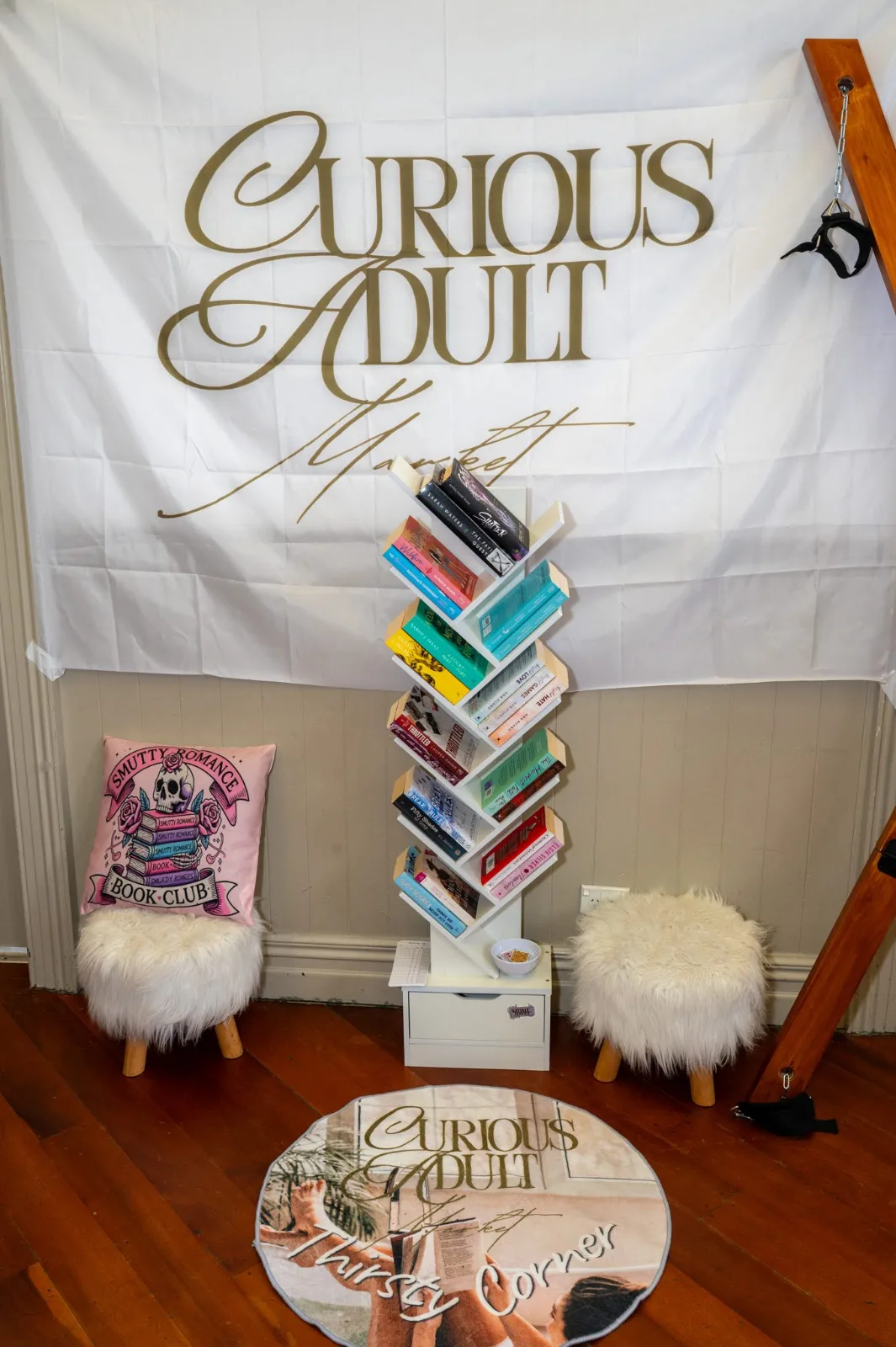 Smutty book shelf with seats